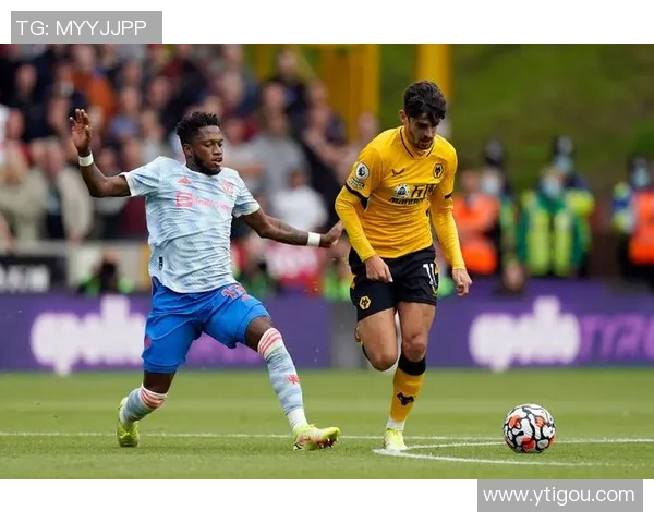 足球球星被断球瞬间引发争议 谁是赛场上最易被抢断的巨星