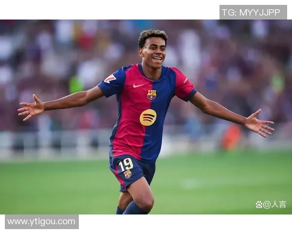 足球球星风格引领街头潮流 路人纷纷模仿成街头新亮点